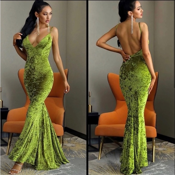 SHEIN Dresses & Skirts - Green Velvet Backless Dress